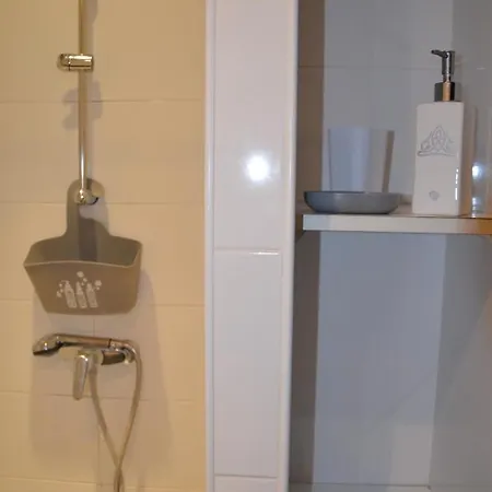 فندق مبيت وإفطار Zola