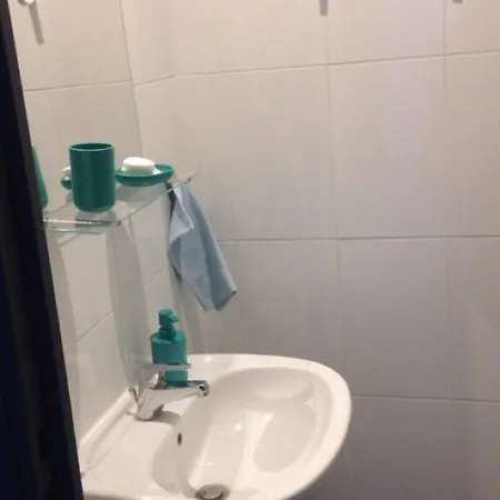 Zola فندق مبيت وإفطار *